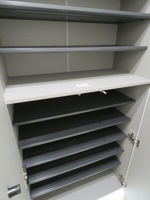 セザール白金　シューズBOX