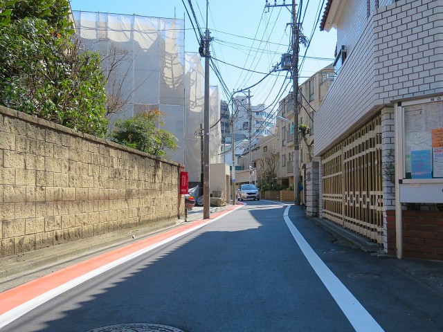 目白ローヤルコーポ　前面道路