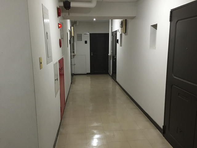 桜上水山森マンション　内廊下