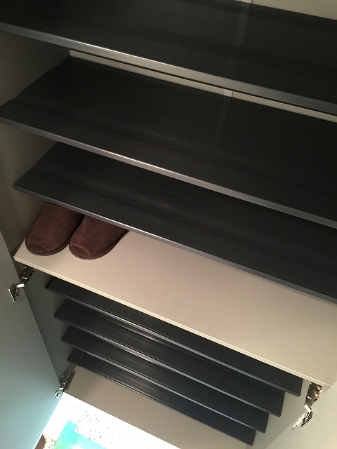 東京マスタープレイス　シューズボックス