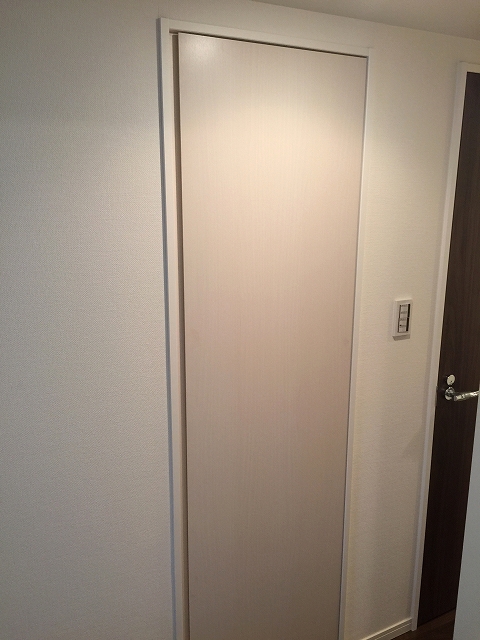 東京マスタープレイス　廊下収納