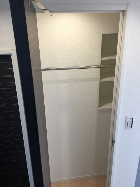 カサベルド富士見　廊下収納