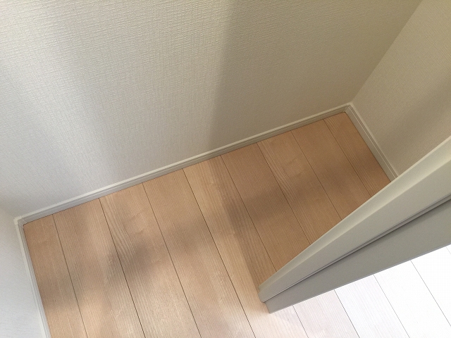 カサベルド富士見　廊下収納