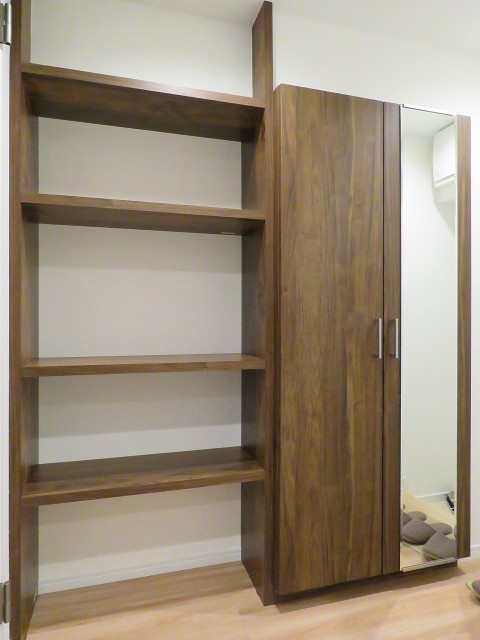 秀和南品川レジデンス　シューズＢＯＸと収納棚