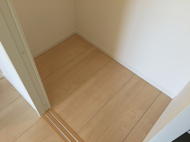 カサベルド富士見　洋室約7.1帖収納