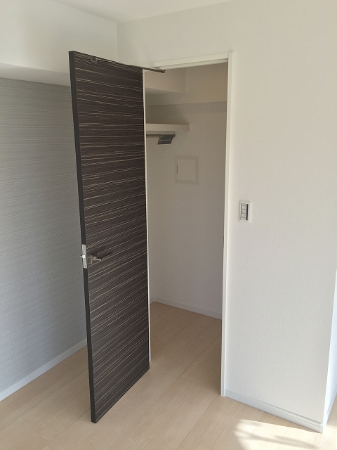 カサベルド富士見　洋室約9.4帖収納