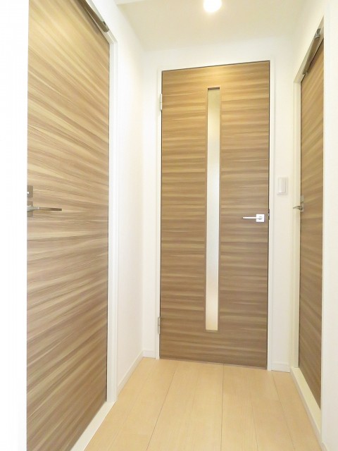 セブンスターマンション大森　洗面室扉