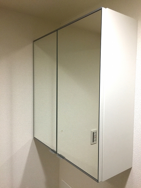 ガーデンコート成城ＵＮＩＴＥＤ　ＣＵＢＥＳ　トイレ収納