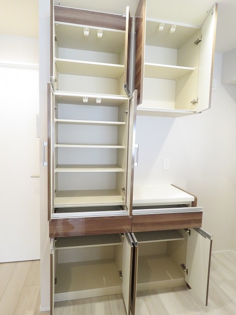 ブリリアンス五反田　カップボード