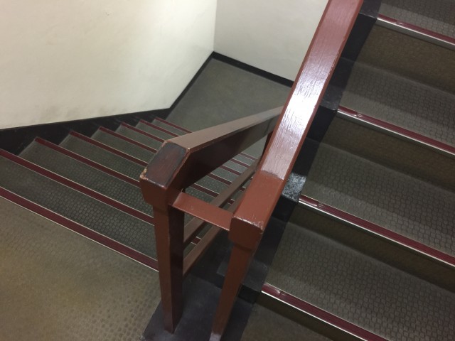 中野坂上マンション　階段