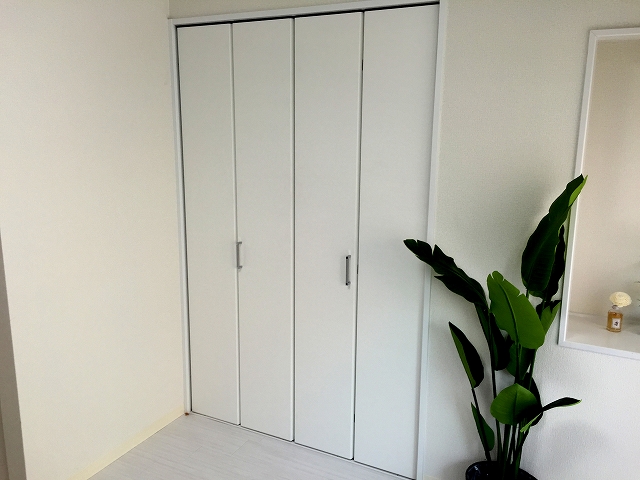 ハイライフ高田馬場　リビングダイニングキッチン収納