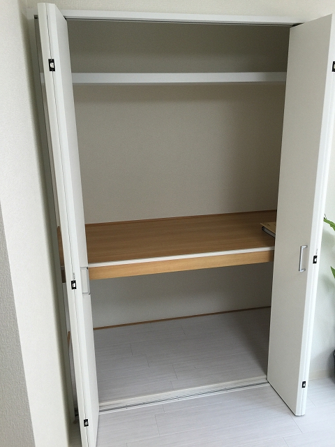 ハイライフ高田馬場　リビングダイニングキッチン収納