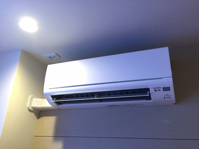 クランツ経堂　洋室東側エアコン