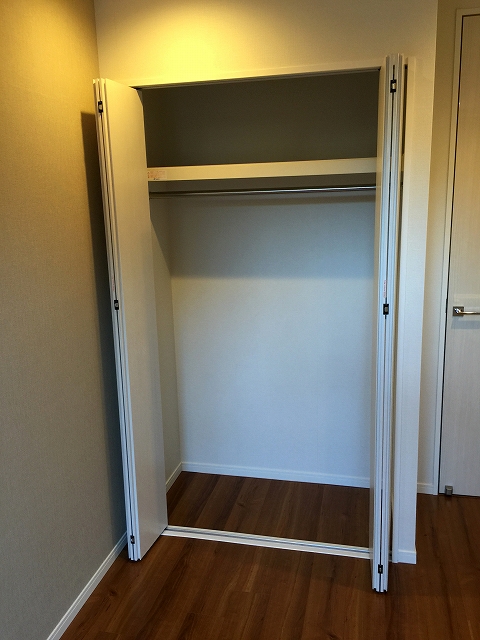 クランツ経堂　洋室中央収納