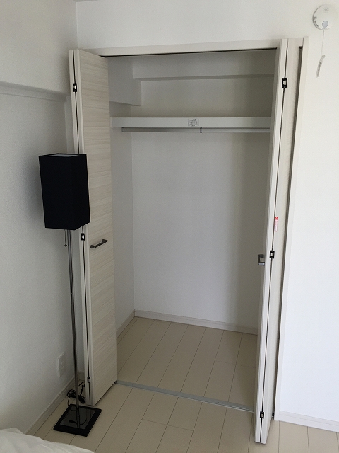 日興マンション新中野　洋室収納