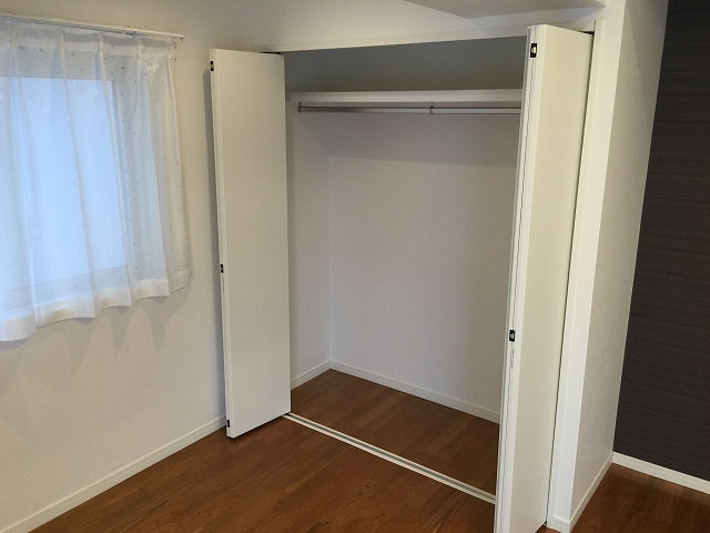 六本木ハイツ　洋室約6.6帖収納