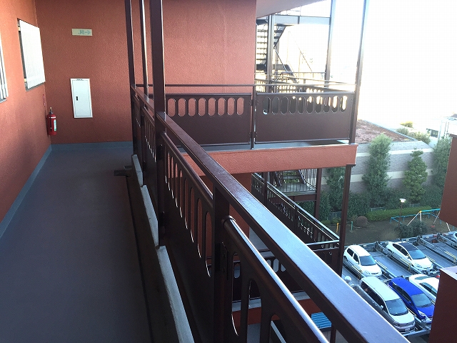 砧公園ヒミコマンション　外廊下