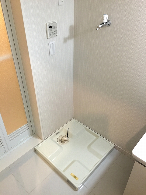 砧公園ヒミコマンション　洗濯機置場