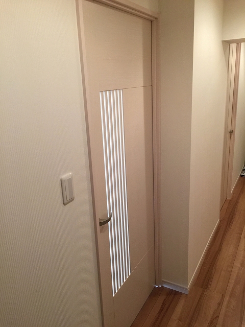 砧公園ヒミコマンション　リビングダイニングキッチンへ