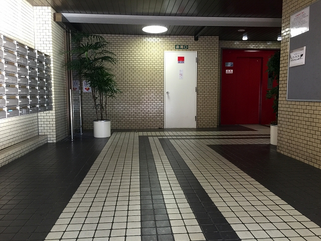 砧公園ヒミコマンション　エントランスホール