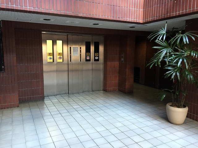 ライオンズマンション八幡山　エントランスホール