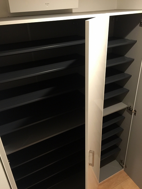 ライオンズマンション八幡山　シューズボックス