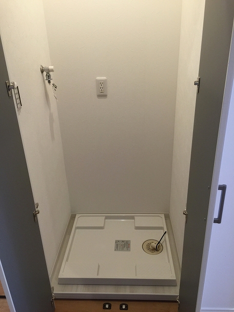 ライオンズマンション八幡山　洗濯機置場