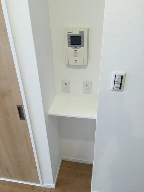 ライオンズマンション八幡山　リビング棚