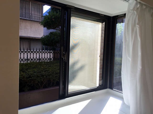 ライオンズマンション八幡山　リビングダイニングキッチン出窓