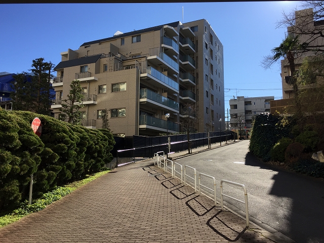 ガーデン堀ノ内住宅　敷地内