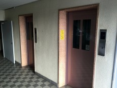 ガーデン堀ノ内住宅　エレベーター