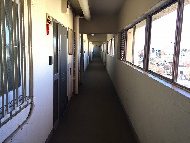 ガーデン堀ノ内住宅　内廊下