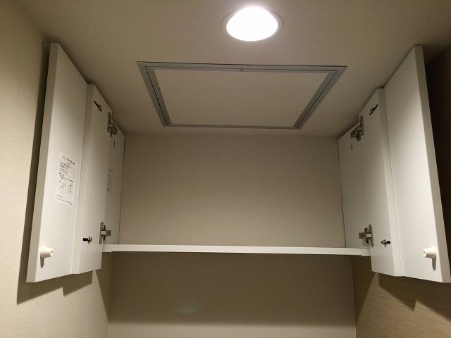 ガーデン堀ノ内住宅　トイレ収納