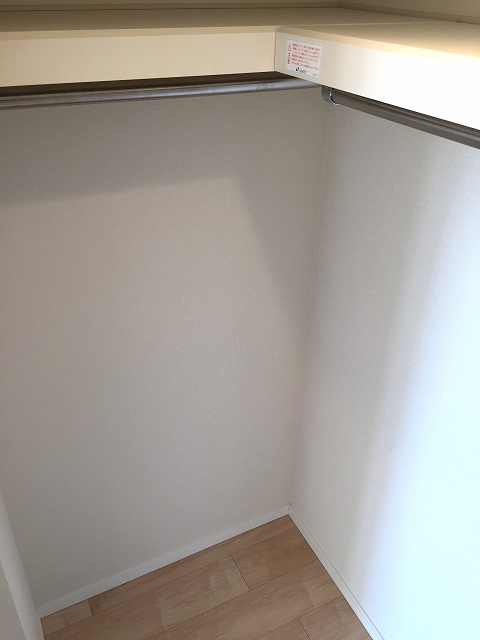 ガーデン堀ノ内住宅　洋室南側収納