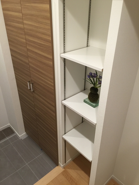 日興パレス西荻窪　廊下収納
