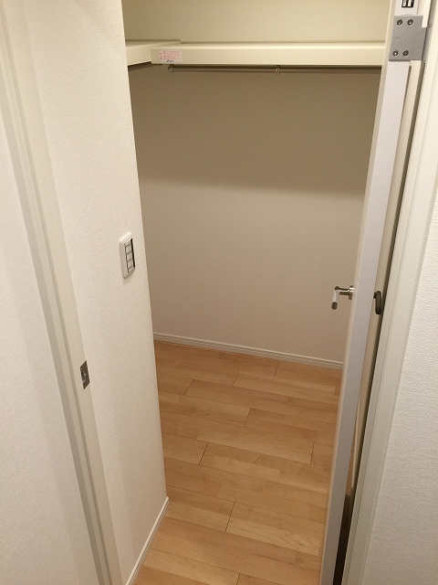 日興パレス西荻窪　廊下収納