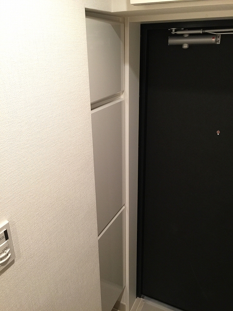 グランドベイス世田谷ガーデン　玄関収納