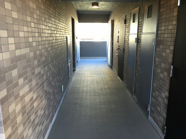 グランドベイス世田谷ガーデン　外廊下