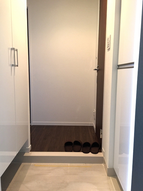 グランドベイス世田谷ガーデン　玄関