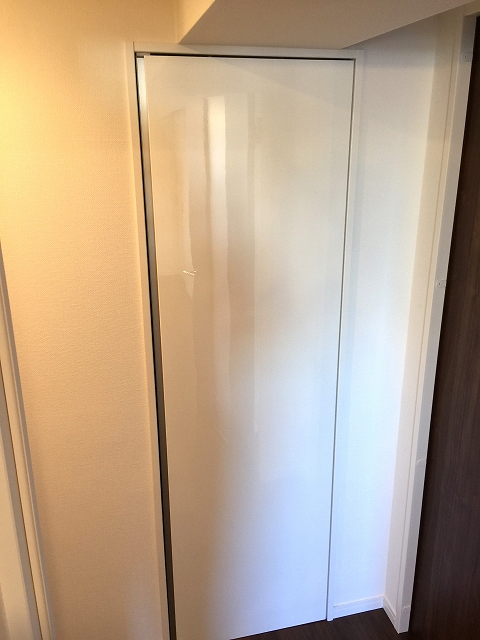 グランドベイス世田谷ガーデン　廊下収納