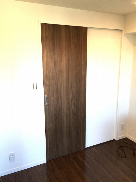 グランドベイス世田谷ガーデン　洋室約5.1帖収納