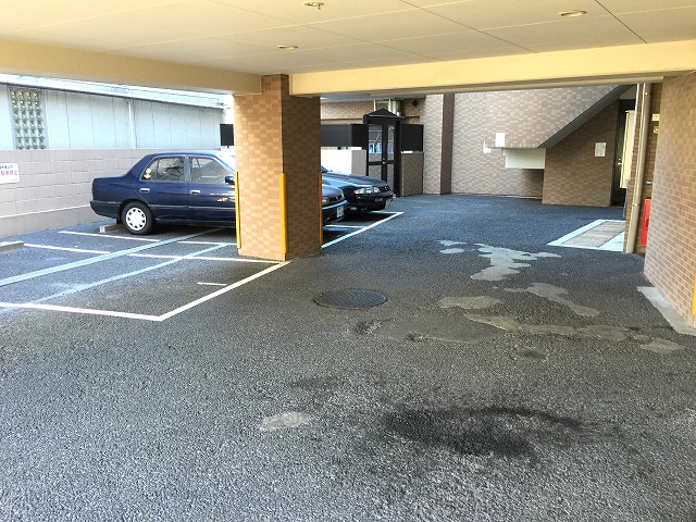 キャニオングランデ荻窪　駐車場