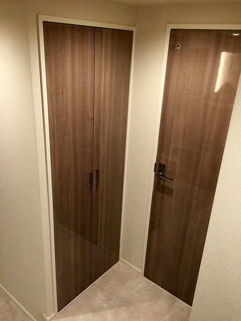 キャニオングランデ荻窪　廊下収納