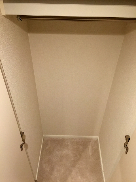 キャニオングランデ荻窪　廊下収納