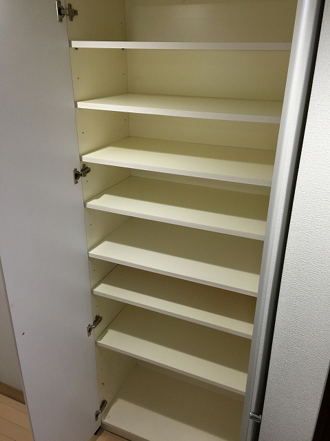 クレアシティ上北沢　廊下収納