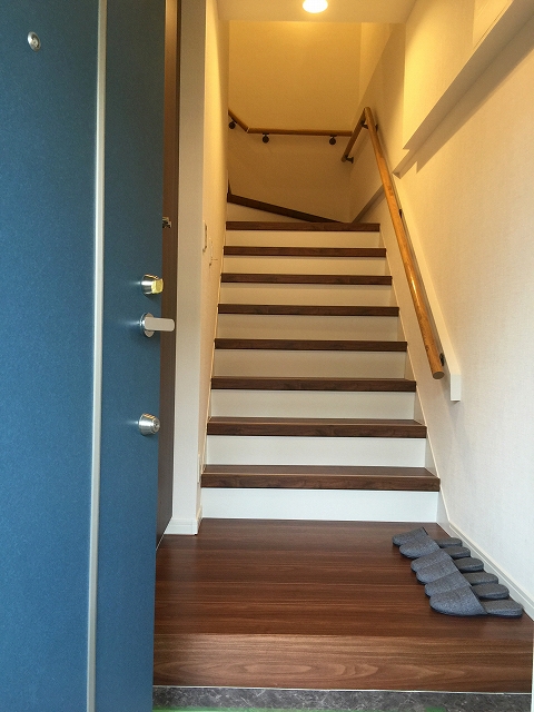 馬事公苑前ハイム　玄関