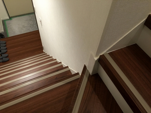 馬事公苑前ハイム　階段