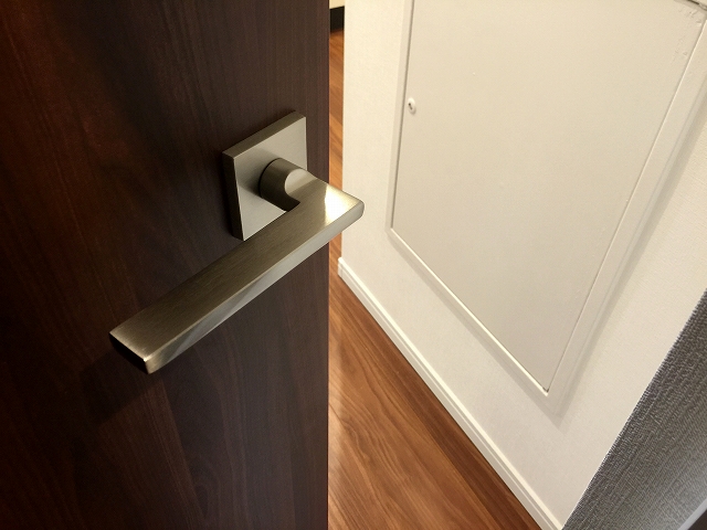 馬事公苑前ハイム　リビングダイニングキッチンへ