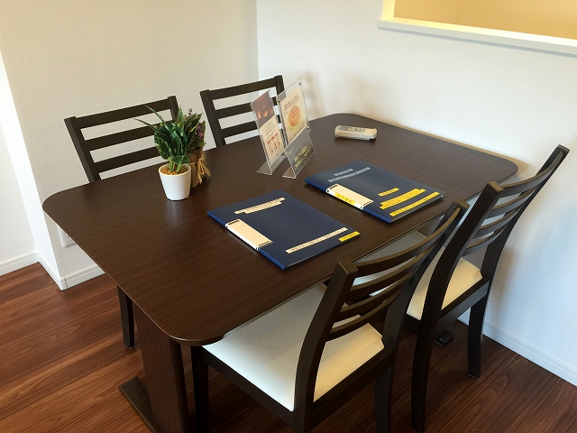 馬事公苑前ハイム　リビングダイニング