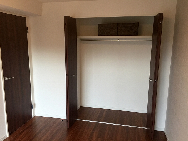 馬事公苑前ハイム　洋室約7帖収納